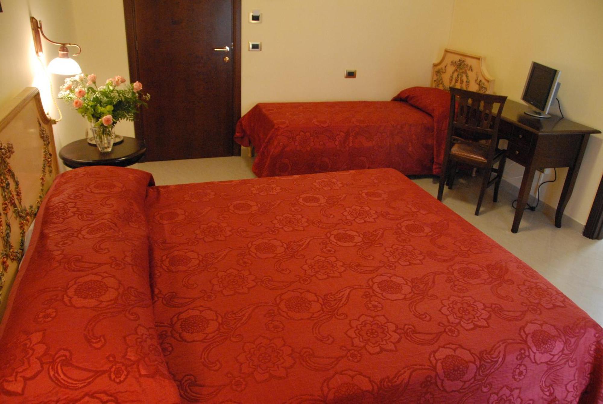 Bed and Breakfast Garibaldi Relais Шакка Номер фото